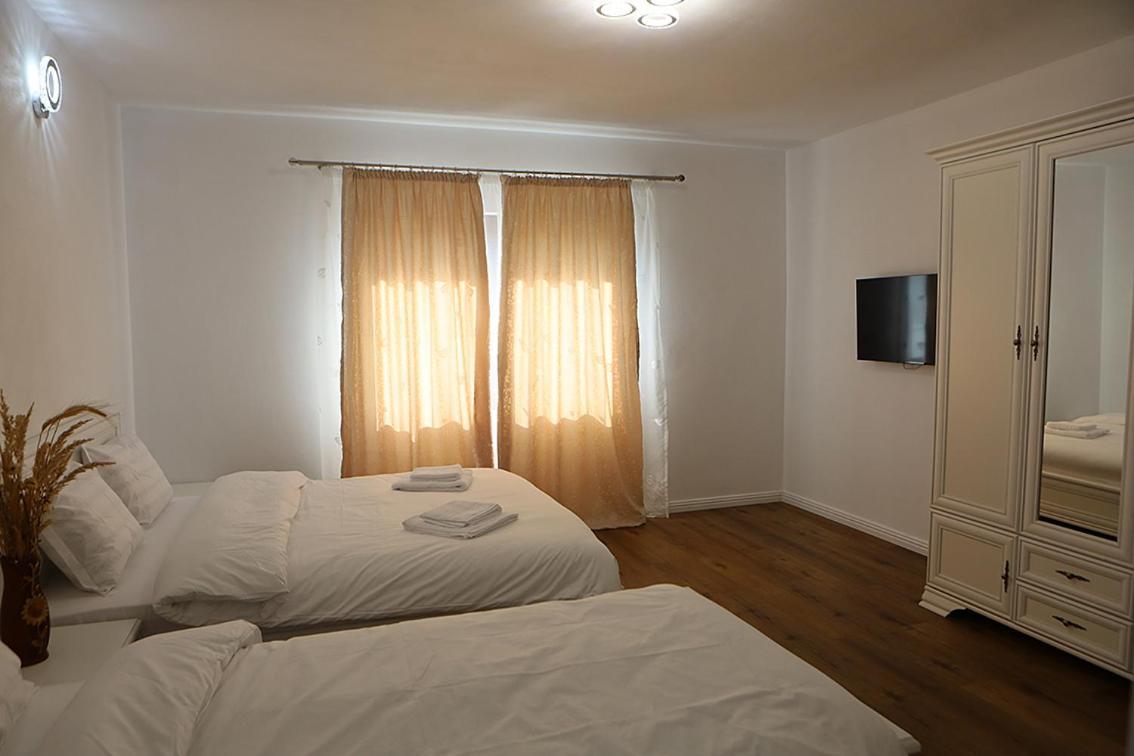 Casa Carmen Hotel Poienile Izei Exterior photo